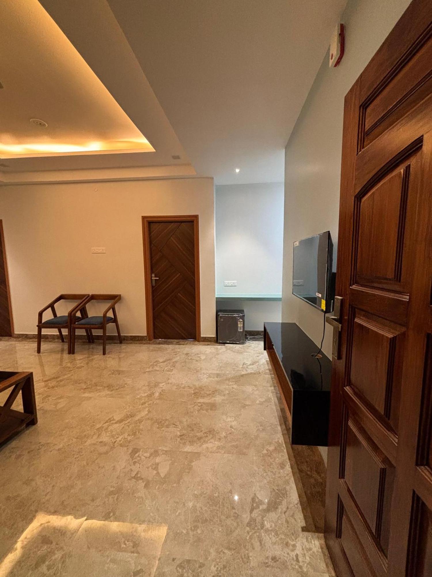 Srirangam Nandavanam Service Apartments Tiruchirappalli Eksteriør bilde
